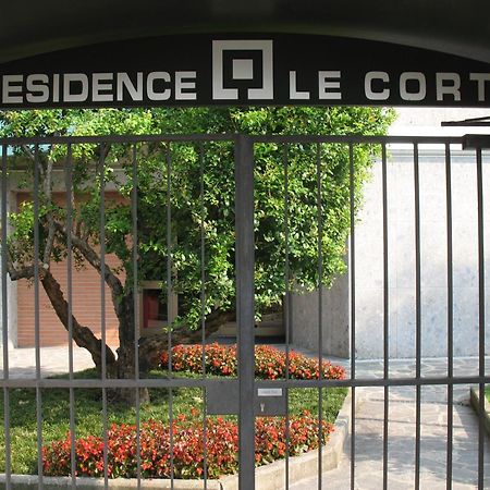 Residence Le Corti Милано Екстериор снимка