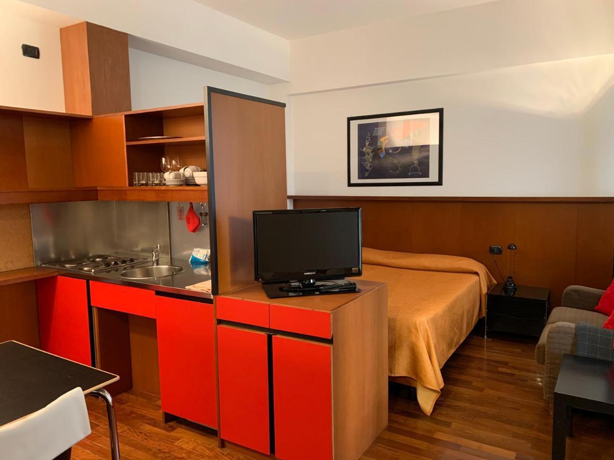 Residence Le Corti Милано Екстериор снимка