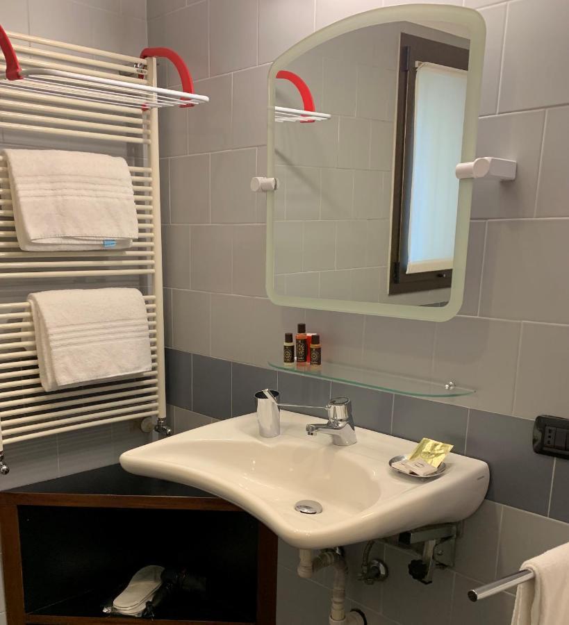 Residence Le Corti Милано Екстериор снимка