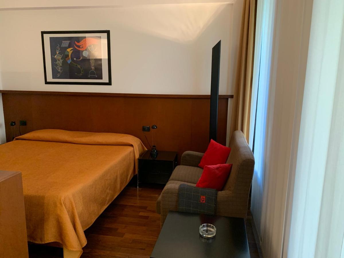 Residence Le Corti Милано Екстериор снимка