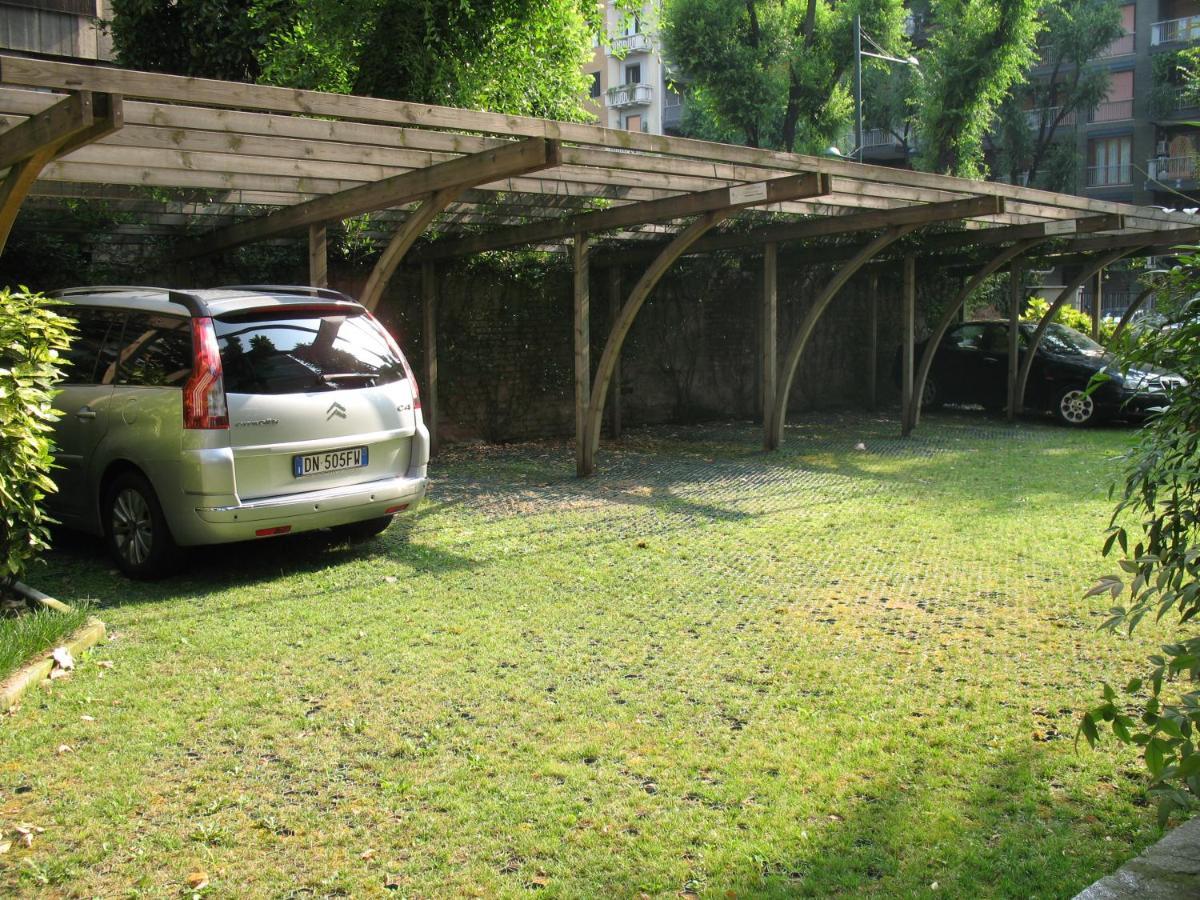 Residence Le Corti Милано Екстериор снимка